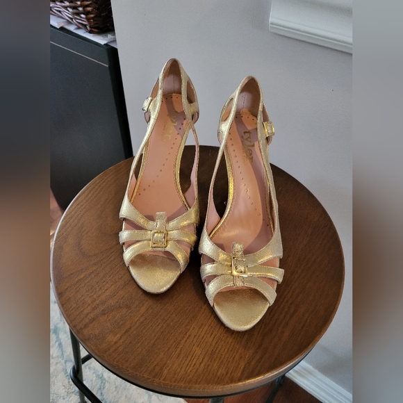 Richard Tyler Heels, Size 7, Sparkly Gold - WITNESS - Picture 2 of 5
